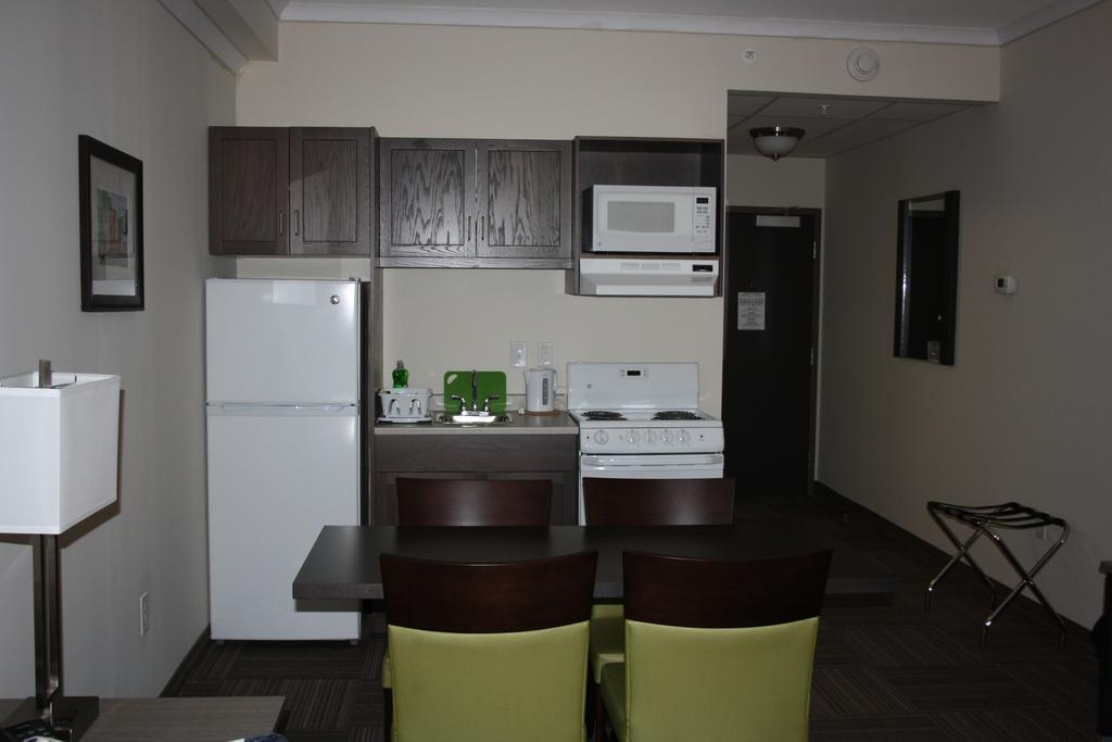 Crossroads Inn & Suites Paradise Dış mekan fotoğraf