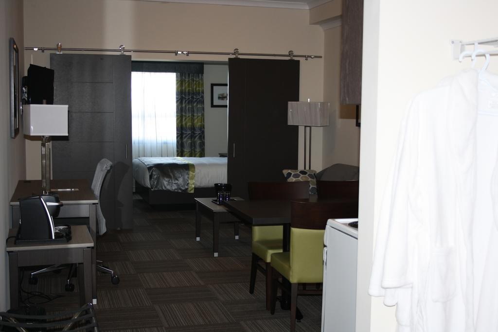 Crossroads Inn & Suites Paradise Dış mekan fotoğraf