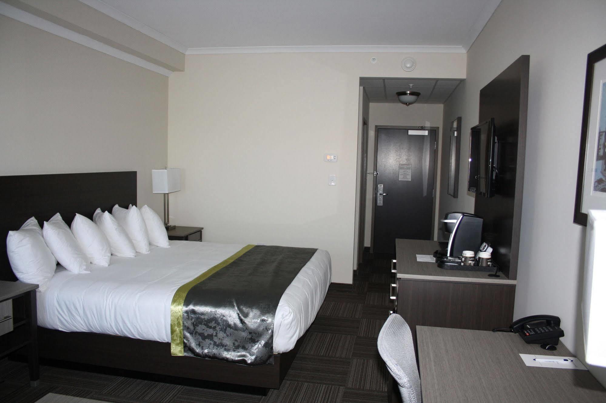 Crossroads Inn & Suites Paradise Dış mekan fotoğraf
